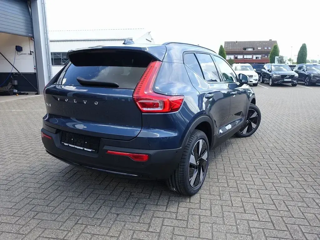 Neu Volvo EX40 Plus 185 kW (252 PS) 2026 Blau SUV