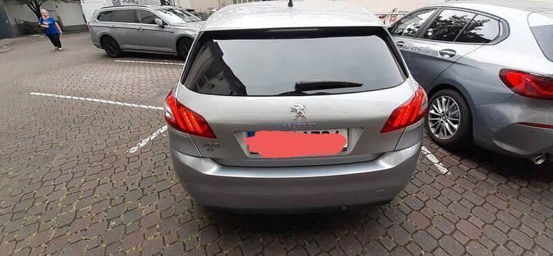 Gebraucht Peugeot 308 110 PS (80 kW) 2018 Silber Limousine