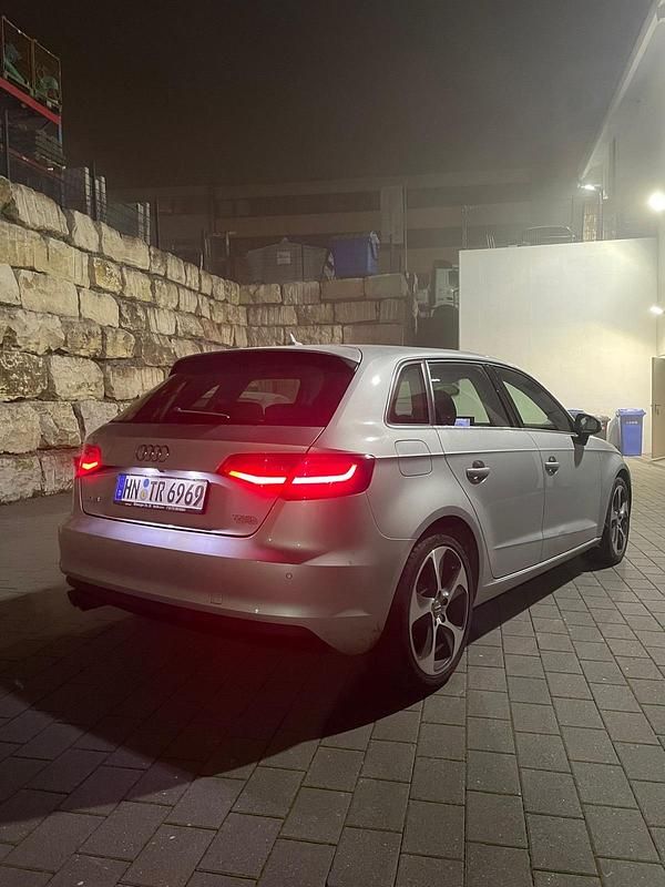 Gebraucht Audi A3 Design 125 PS (91 kW) 2013 Silber Limousine