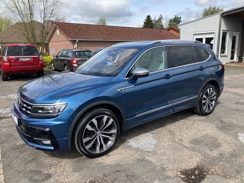 Blau Gebraucht 2021 VW Tiguan Allspace Highline SUV | 24.800 € (Guter Preis) - Bild 1/4