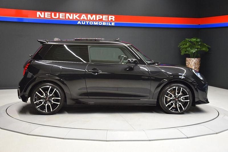 Gebraucht Mini John Cooper Works 156 PS (114 kW) 2024 Schwarz Kleinwagen