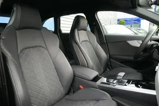 Używany Audi A4 S-Line 163 KM (119 kW) 2022 Niebieski Kombi