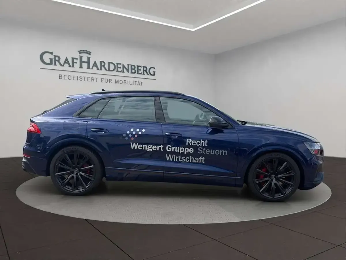 Gebraucht Audi SQ8 Competition 507 PS (372 kW) 2023 Navarrablau metallic SUV