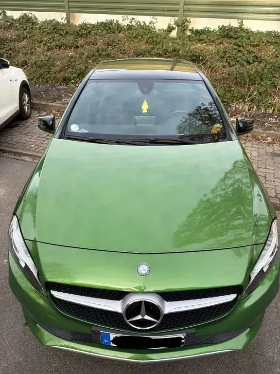 Gebraucht Mercedes A180 Urban 122 PS (89 kW) 2016 Grün Kleinwagen