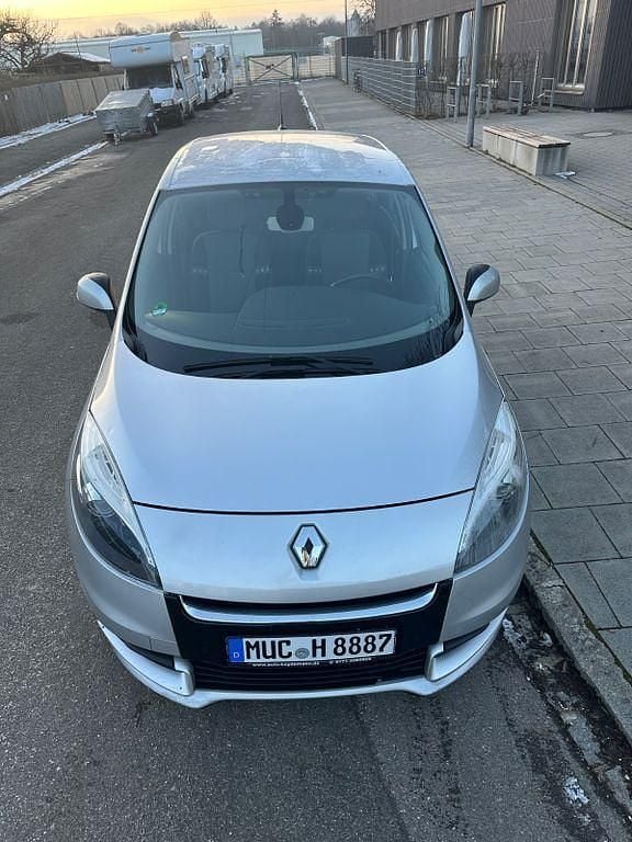 Silber Gebraucht 2012 Renault Scénic III Van / Kleinbus | 7.100 € (Teuer) - Bild 1/4