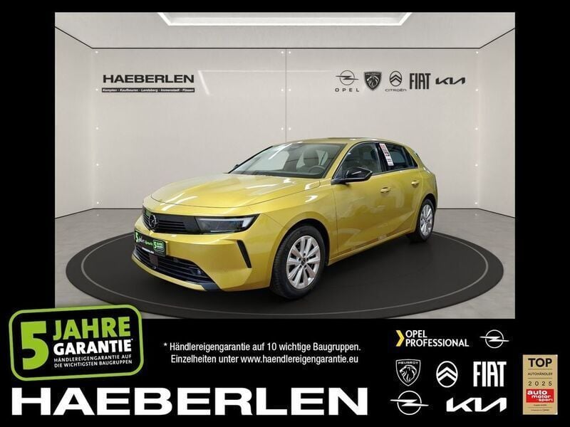 Lackierung amber yellow/typ au Gebraucht 2023 Opel Astra Enjoy Limousine | 16.380 € (Superpreis) - Bild 1/4