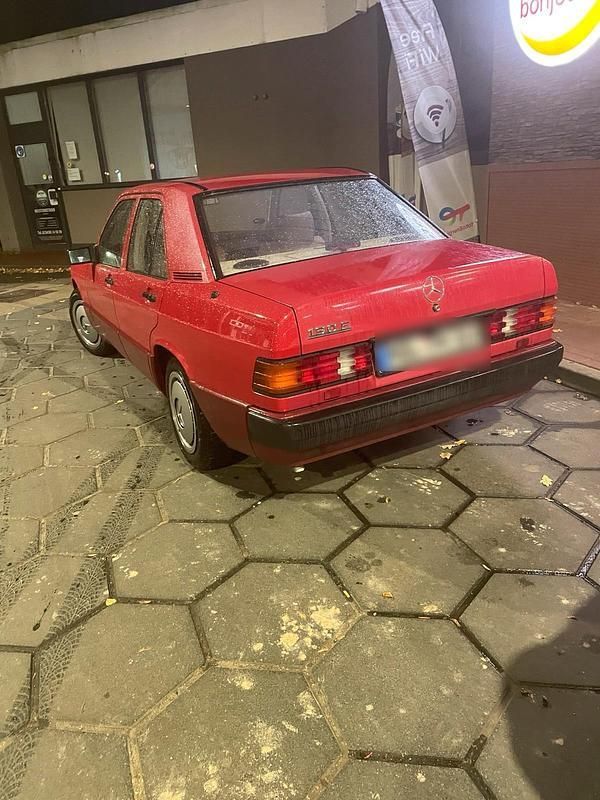 Rot Gebraucht 1989 Mercedes 190 Limousine | 9.000 € - Bild 1/4