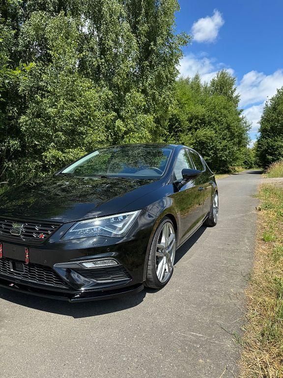 Schwarz Gebraucht 2018 Seat Leon FR Limousine | 14.590 € (Fairer Preis) - Bild 1/4
