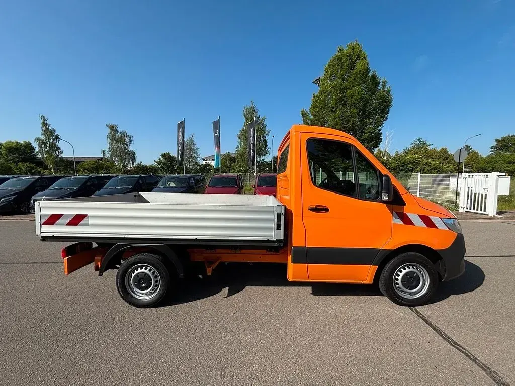 Gebraucht Mercedes Sprinter 114 PS (83 kW) 2022 Tieforange Van