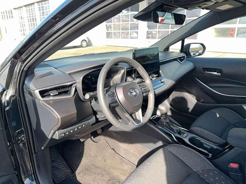 Gebraucht Toyota Corolla Active 140 PS (102 kW) 2025 Night sky black met. 219 Kombi