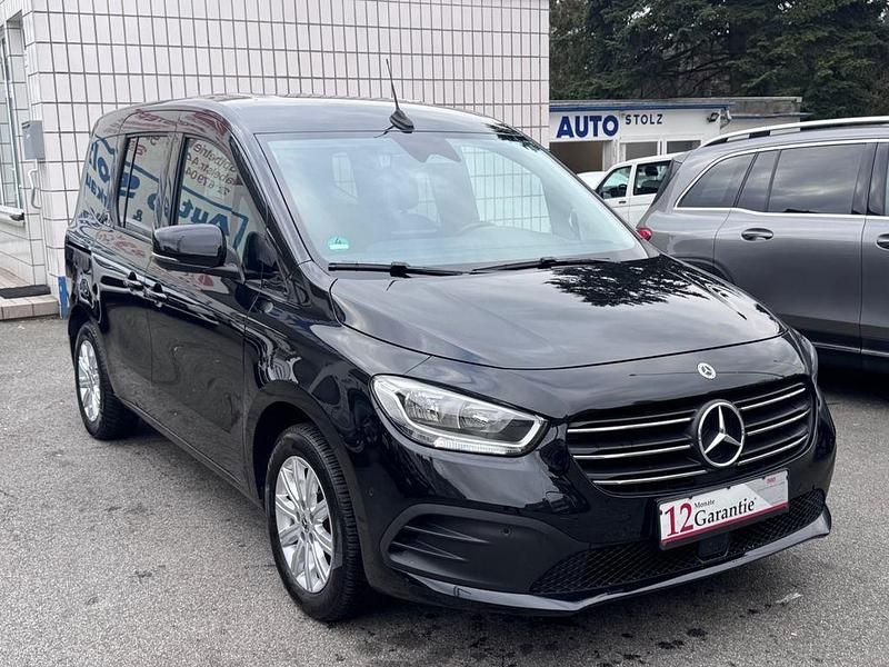 Gebraucht Mercedes T180 Advantage 116 PS (85 kW) 2023 Schwarz Van / Kleinbus