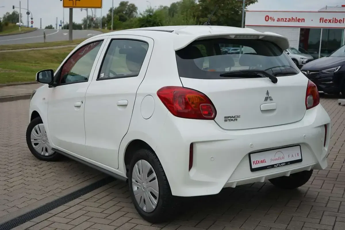 Gebraucht Mitsubishi Space Star Select 80 PS (58 kW) 2022 Weiß Kleinwagen