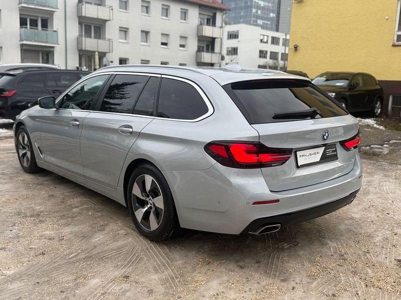 Gebraucht BMW 520 Performance 190 PS (139 kW) 2021 Glaciersilber Kombi