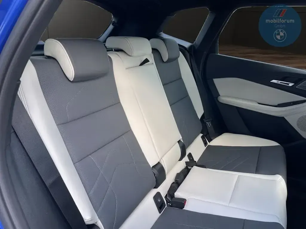 Neu BMW 225 Active Tourer M Sport 245 PS (180 kW) 2025 Blau Van / Kleinbus