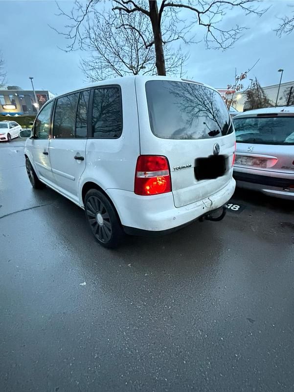 Gebraucht VW Touran Trendline 101 PS (74 kW) 2006 Weiß Van / Kleinbus