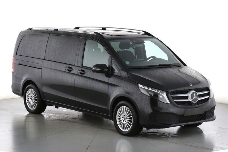 Obsidianschwarz metallic Gebraucht 2023 Mercedes V300 Edition Van / Kleinbus | 62.890 € (Guter Preis) - Bild 1/4