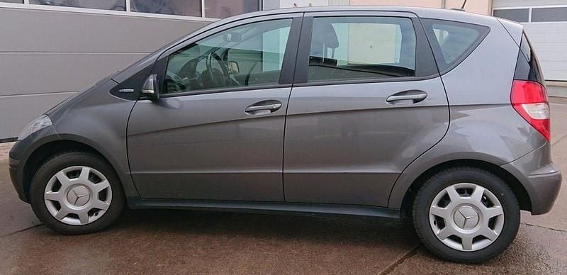 Gebraucht Mercedes A160 95 PS (69 kW) 2009 Silber Van / Kleinbus