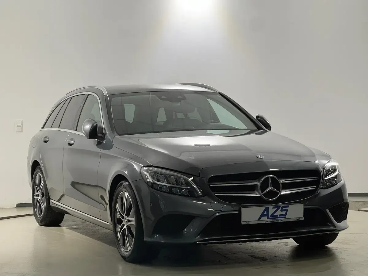 Gebraucht Mercedes C180 Avantgarde 156 PS (114 kW) 2020 Grau Kombi