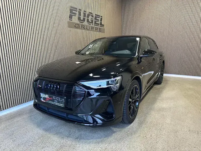Gebraucht Audi e-tron S-Line 369 kW (503 PS) 2022 Mythosschwarz metallic SUV