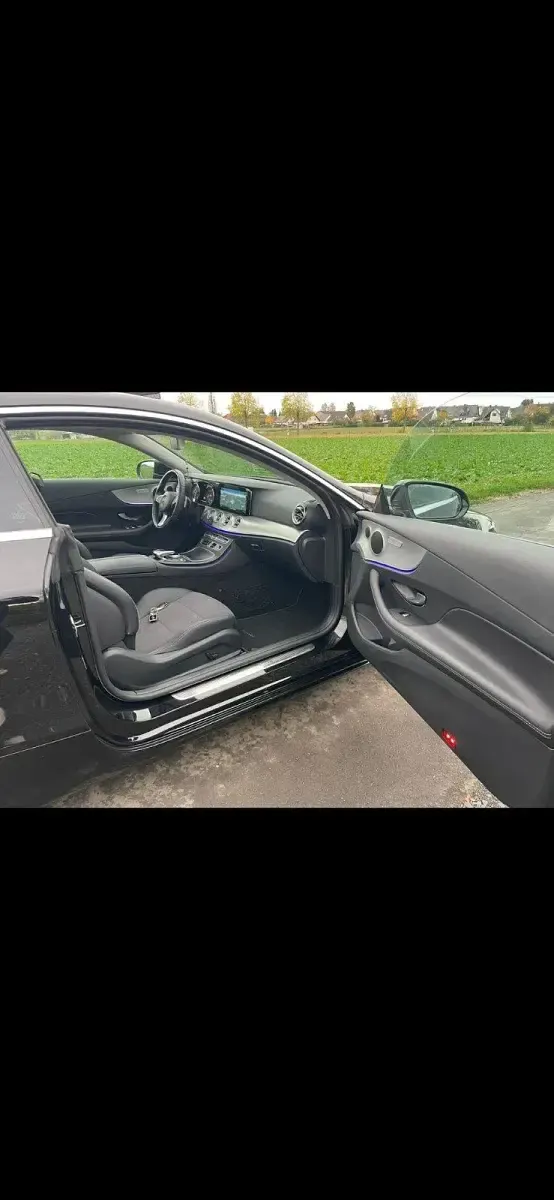 Gebraucht Mercedes E220 194 PS (142 kW) 2019 Schwarz Coupé