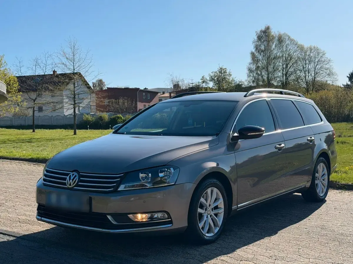 Gebraucht VW Passat Exclusive 160 PS (117 kW) 2011 Braun Limousine