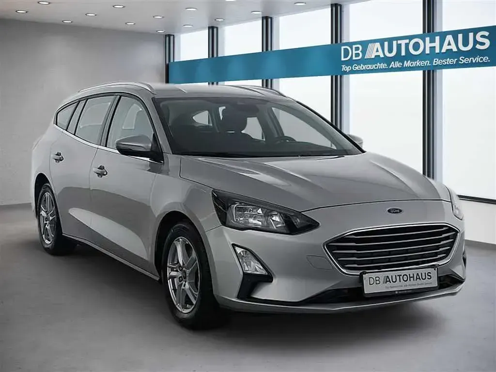 Używany Ford Focus Cool & Connect 125 KM (91 kW) 2021 Srebrny Kombi