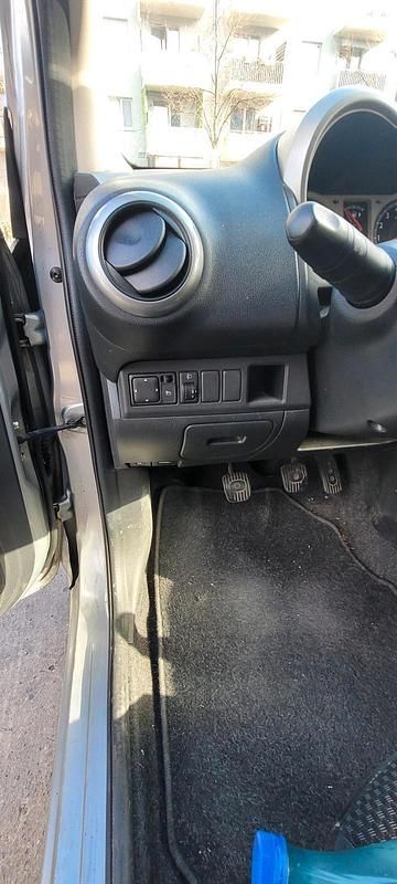 Gebraucht Nissan Note 88 PS (64 kW) 2006 Silber Kleinwagen