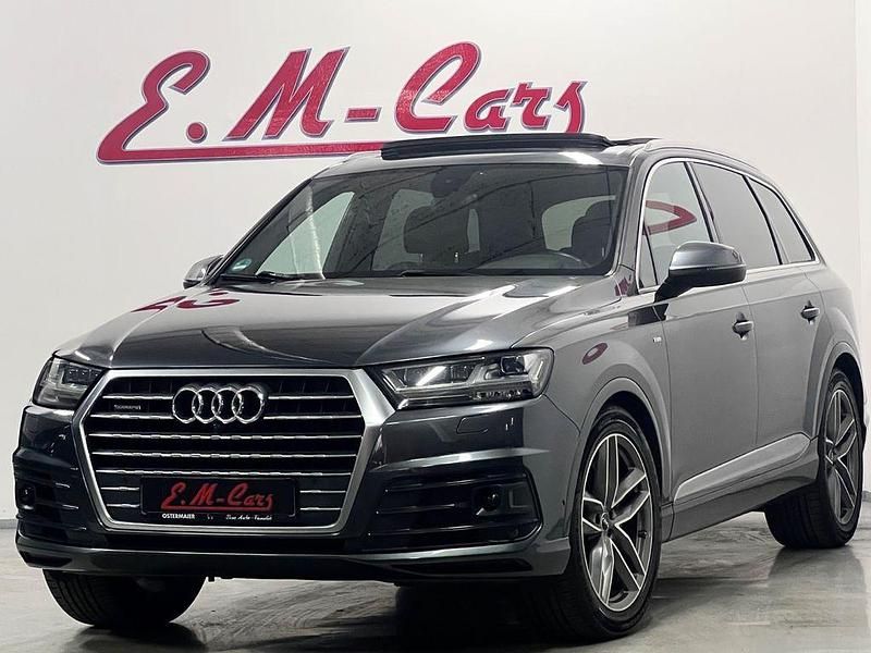 Grau Gebraucht 2016 Audi Q7 S-Line SUV | 26.690 € (Teuer) - Bild 1/4