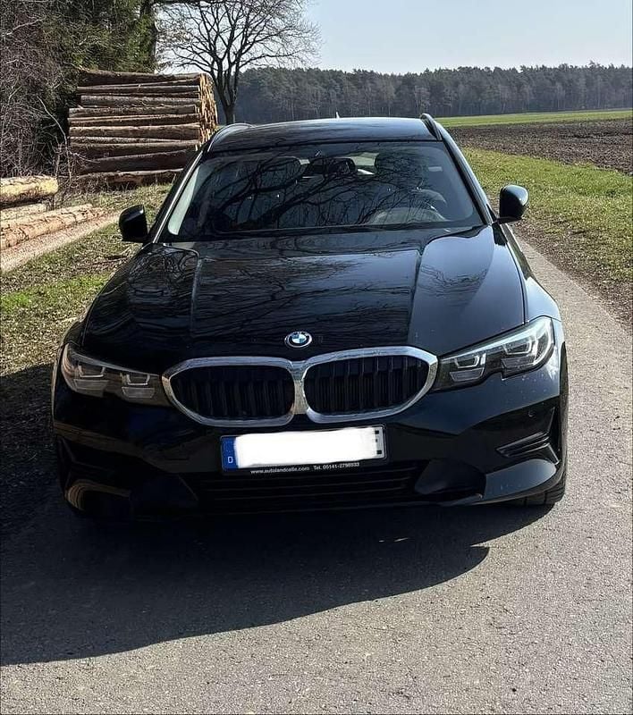 Gebraucht BMW 320e Advantage 163 PS (119 kW) 2021 Schwarz Kombi