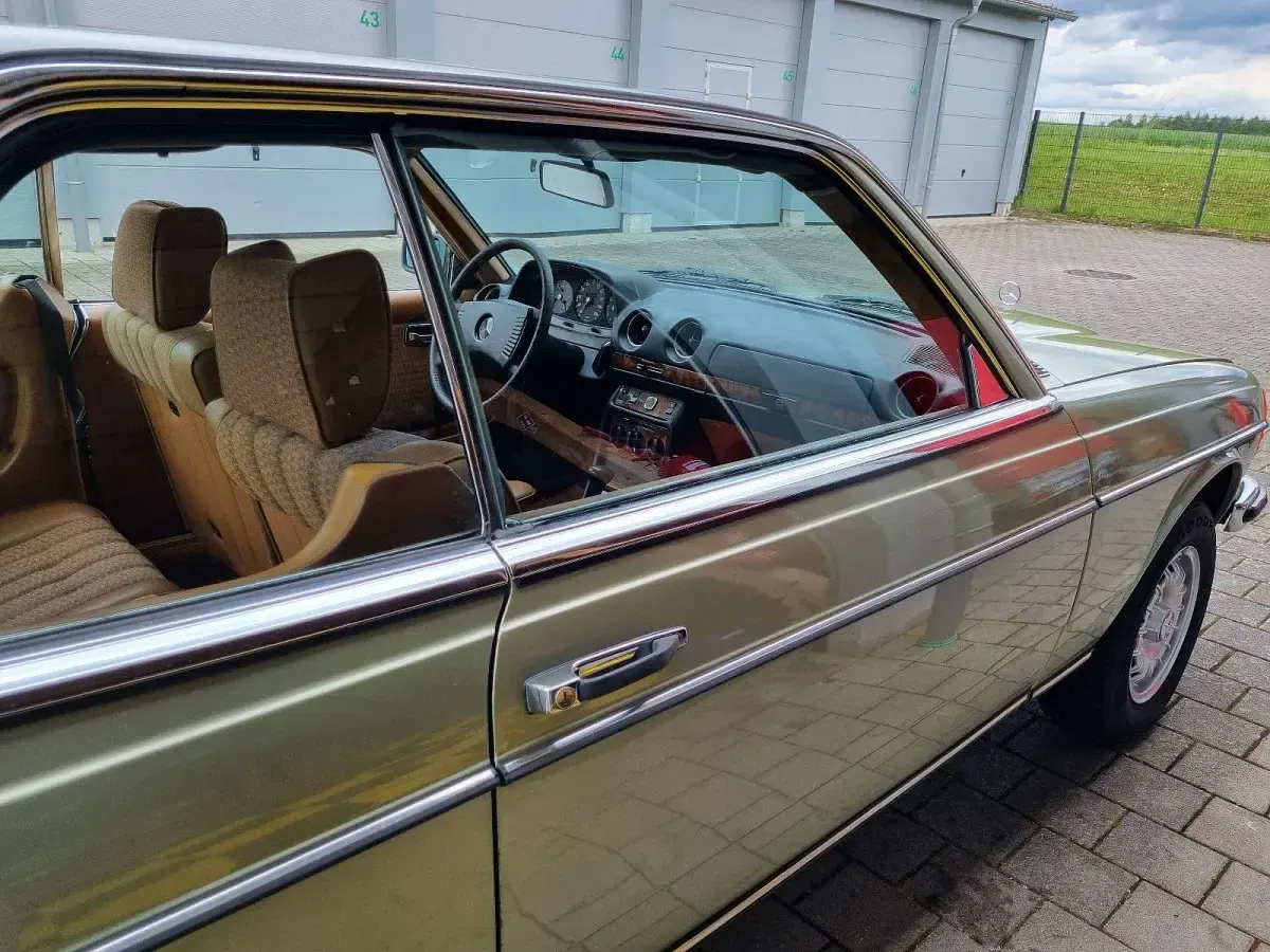 Gebraucht Mercedes 280 177 PS (130 kW) 1978 Grün Coupé