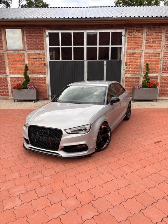Grau Gebraucht 2014 Audi A3 S-Line Limousine | 15.750 € (Etwas zu teuer) - Bild 1/4