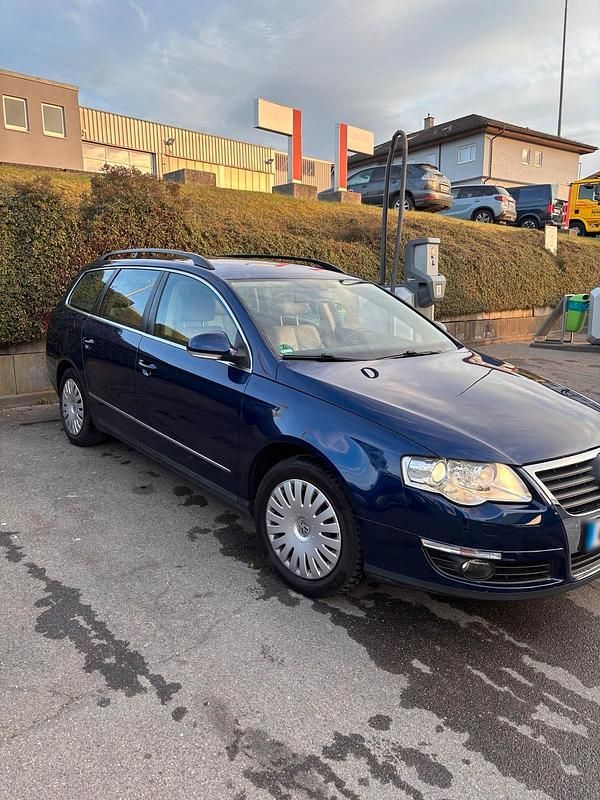 Gebraucht VW Passat 140 PS (102 kW) 2007 Blau Kombi