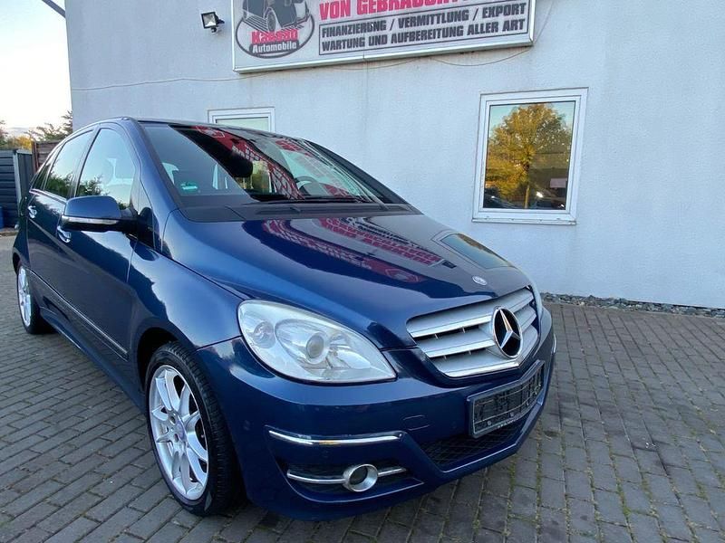 Blau Gebraucht 2008 Mercedes 200 Sport Edition Limousine | 2.500 € (Superpreis) - Bild 1/4