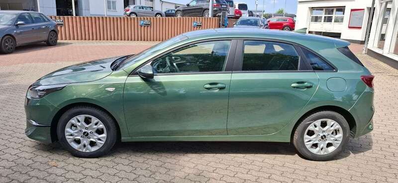Gebraucht Kia Ceed 101 PS (74 kW) 2024 Grün Kleinwagen