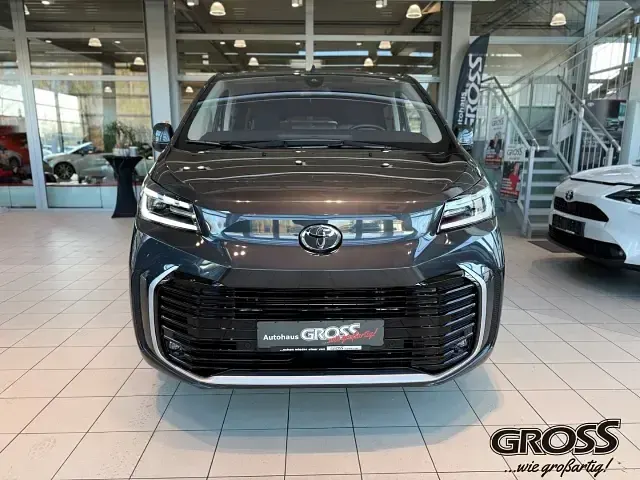 Gebraucht Toyota Proace Verso Team 177 PS (130 kW) 2024 Grau Kombi