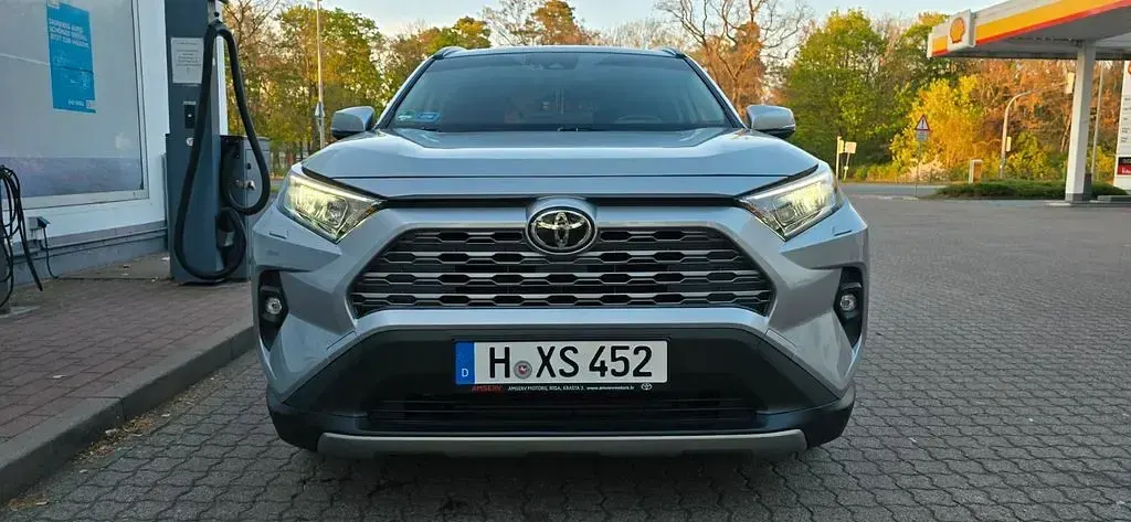 Gebraucht Toyota RAV4 175 PS (128 kW) 2023 Grau SUV