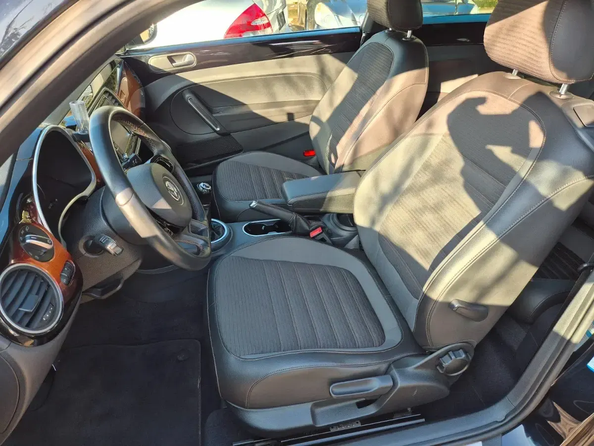 Gebraucht VW Beetle Edition 105 PS (77 kW) 2013 Schwarz Kleinwagen