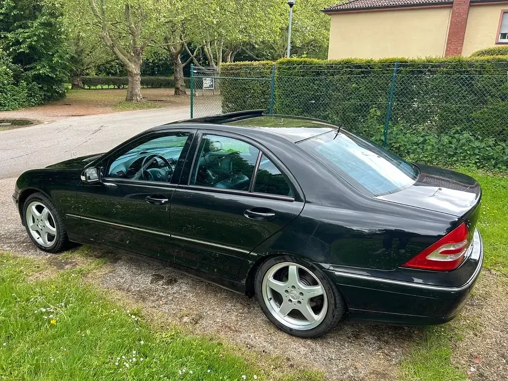Gebraucht Mercedes C320 218 PS (160 kW) 2002 Schwarz Limousine