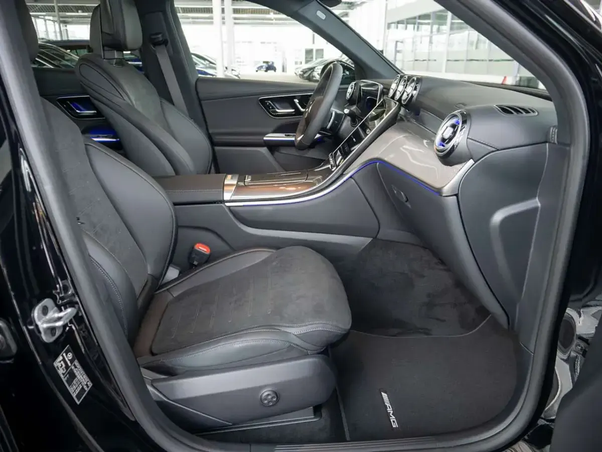 Gebraucht Mercedes GLC200 Advanced Plus 227 PS (166 kW) 2026 Schwarz SUV