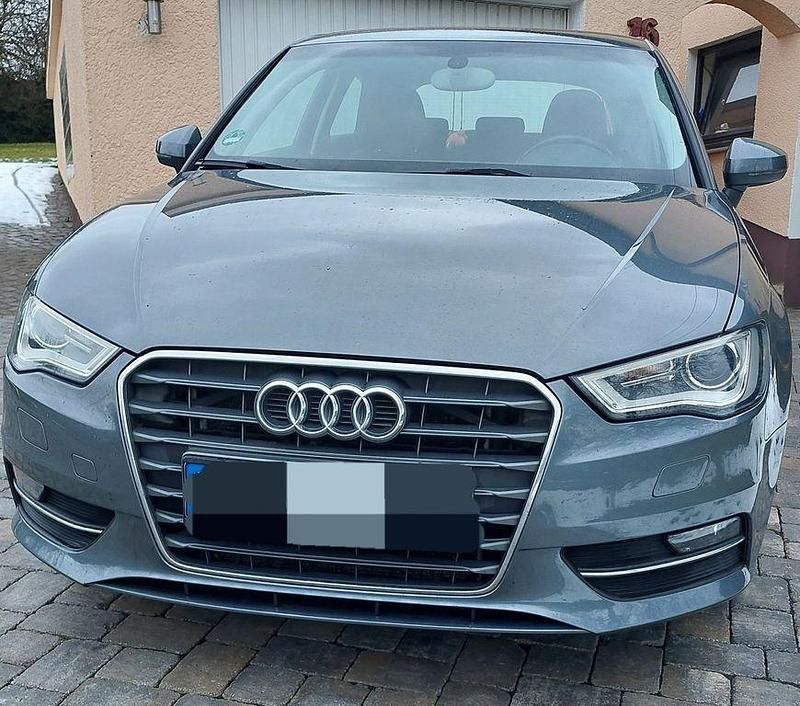 Grau Gebraucht 2014 Audi A3 Ambition Limousine | 10.750 € (Fairer Preis) - Bild 1/4