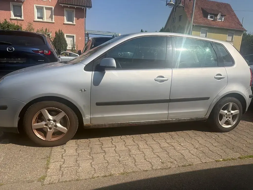 Gebraucht VW Polo Comfortline 75 PS (55 kW) 2003 Silber Limousine