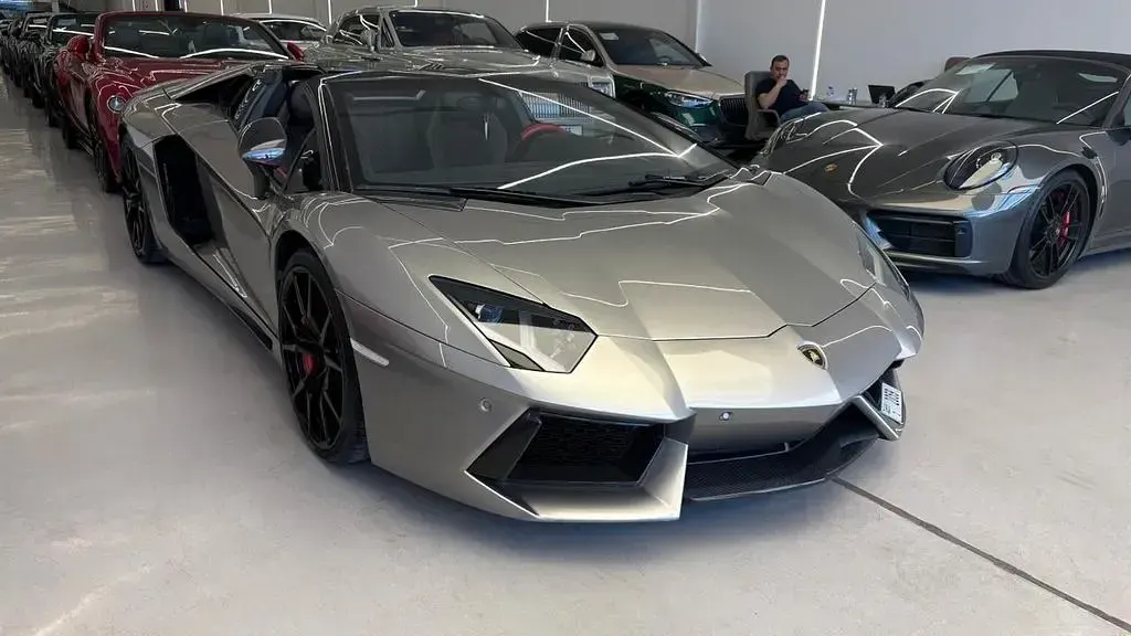 Usata Lamborghini Aventador 700 CV (514 kW) 2015 Argento Cabrio