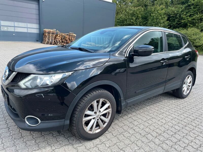 Schwarz Gebraucht 2017 Nissan Qashqai N-Connecta SUV | 8.500 € (Superpreis) - Bild 1/4