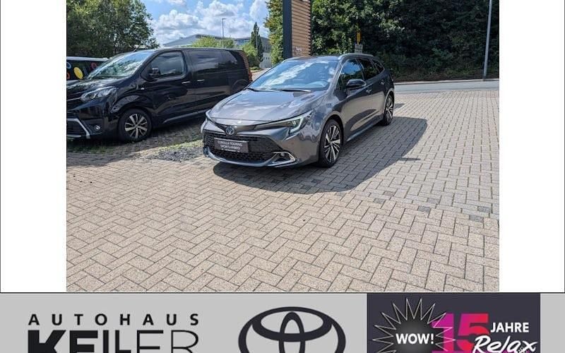 Grau Neu 2025 Toyota Corolla Lounge Kombi | 33.490 € (Fairer Preis) - Bild 1/4