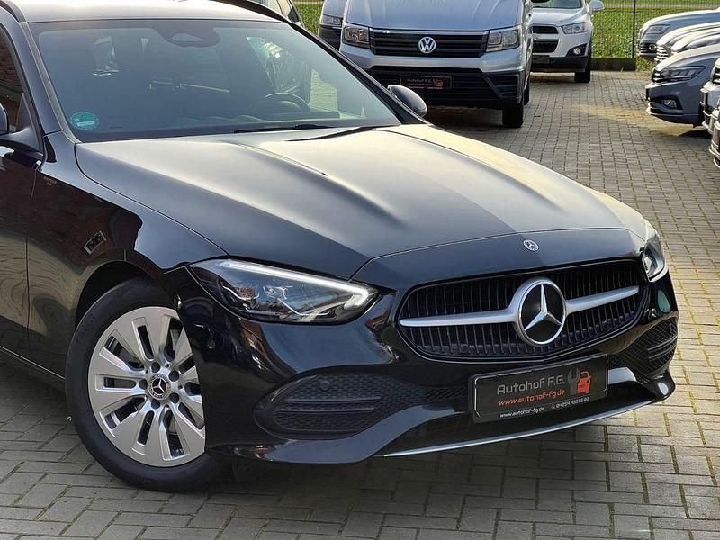 Gebraucht Mercedes C200 163 PS (119 kW) 2023 Schwarz Kombi