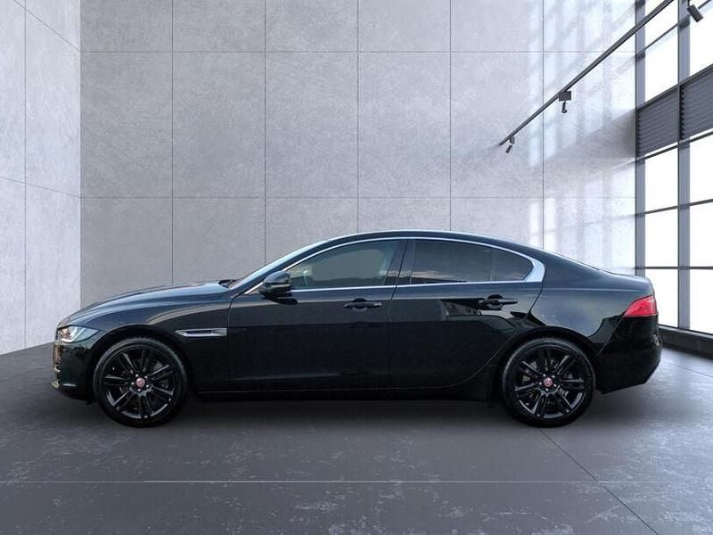 Gebraucht Jaguar XE Prestige 241 PS (177 kW) 2017 Schwarz Limousine