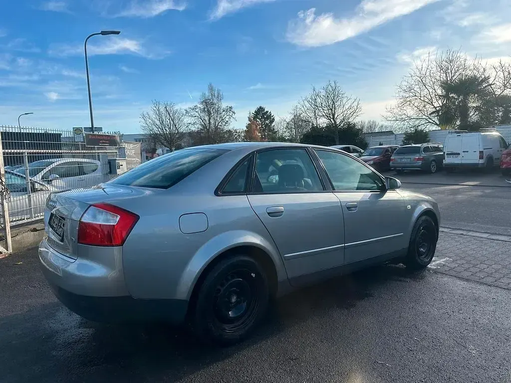 Second-hand Audi A4 102 CP (75 kW) 2002 Gri Berlinǎ