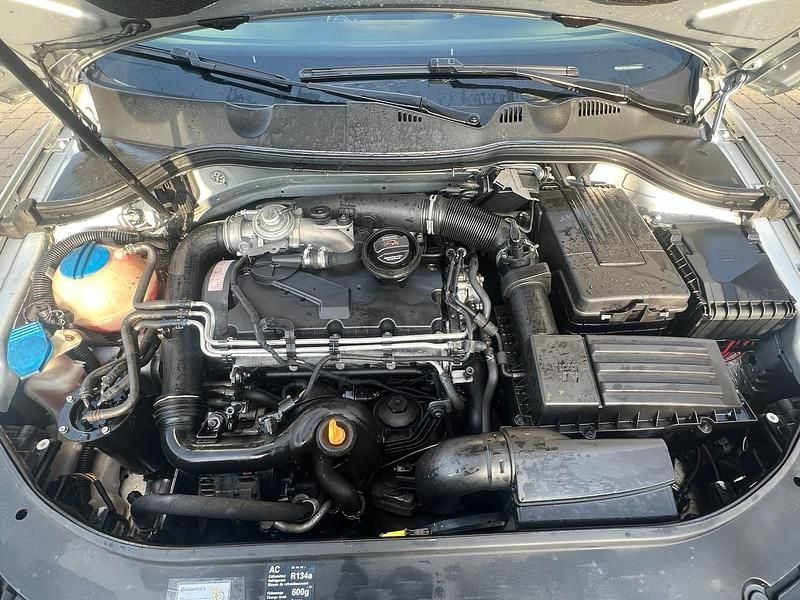 Gebraucht VW Passat 105 PS (77 kW) 2005 Silber Kombi