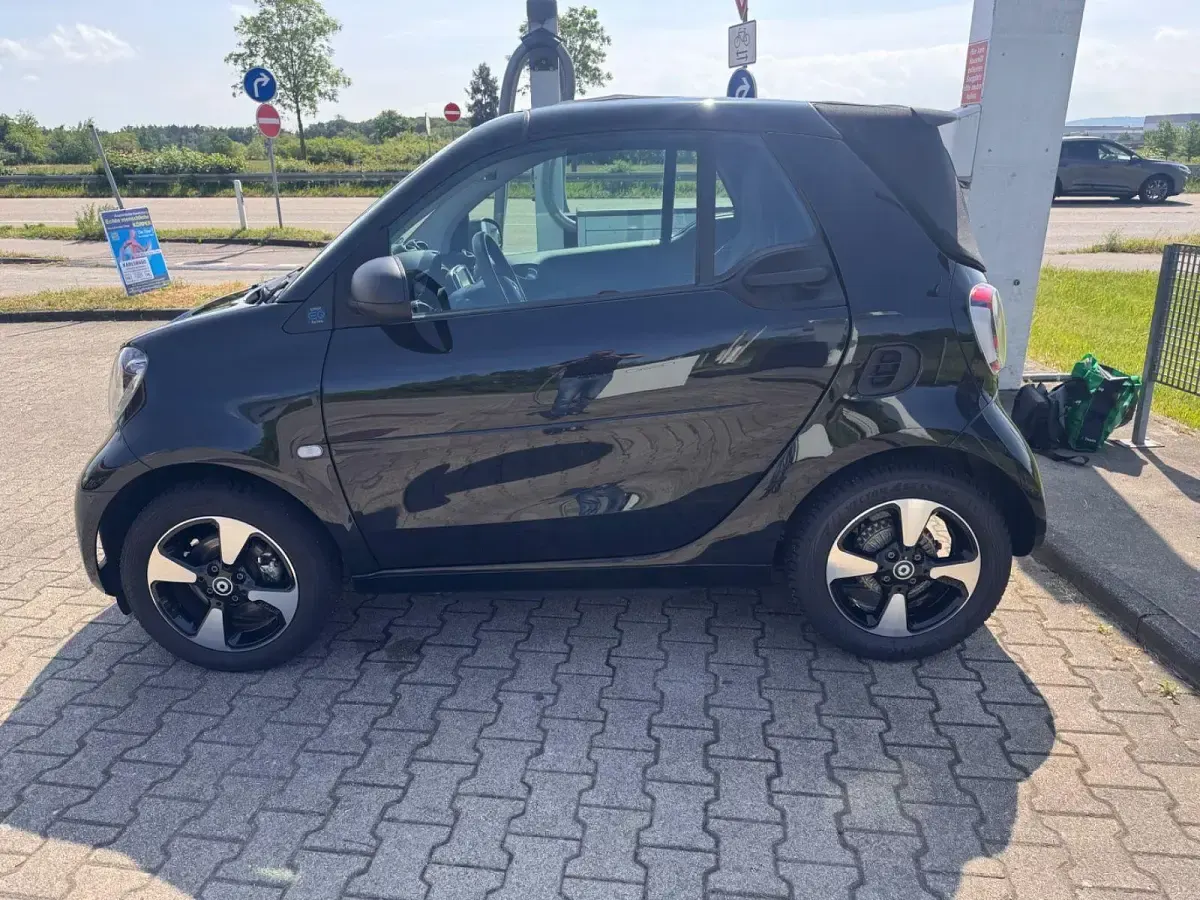 Gebraucht Smart ForTwo Electric Drive 60 kW (82 PS) 2021 Schwarz Cabrio