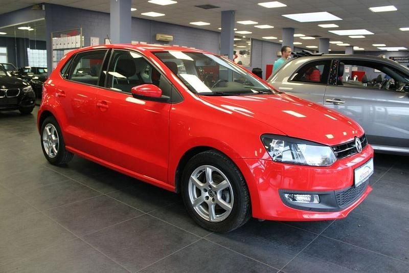 Rot Gebraucht 2013 VW Polo Comfortline Limousine | 8.980 € (Fairer Preis) - Bild 1/4